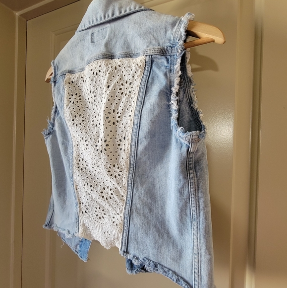 Lucky Brand Eyelet Cutoff Denim Jacket Vest - Picture 6 of 7